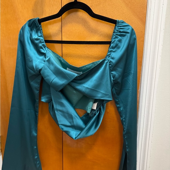 Revolve Front Twist Teal Top - Picture 6 of 6